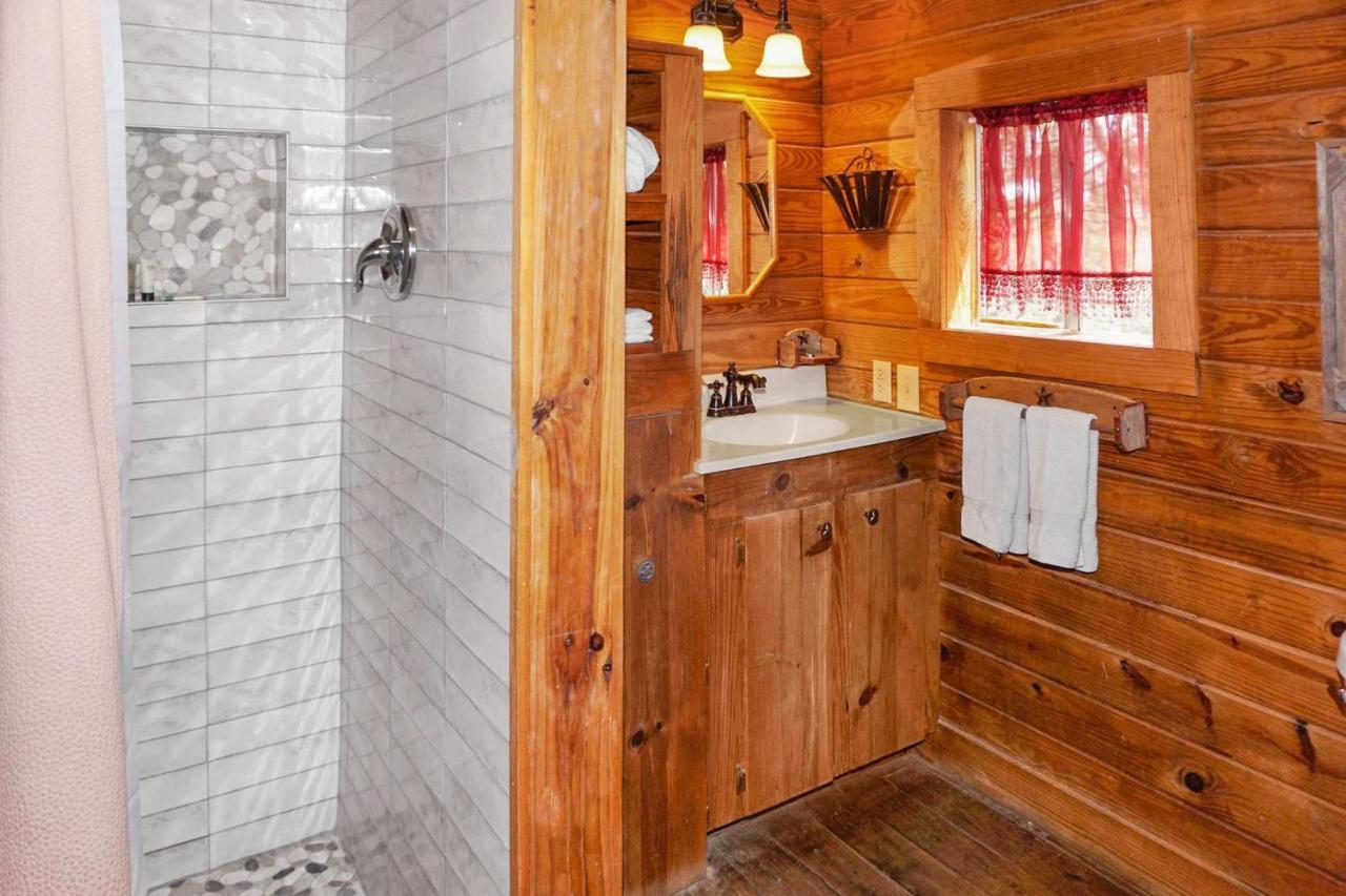 Cozy Cabin Wimberley Exterior photo